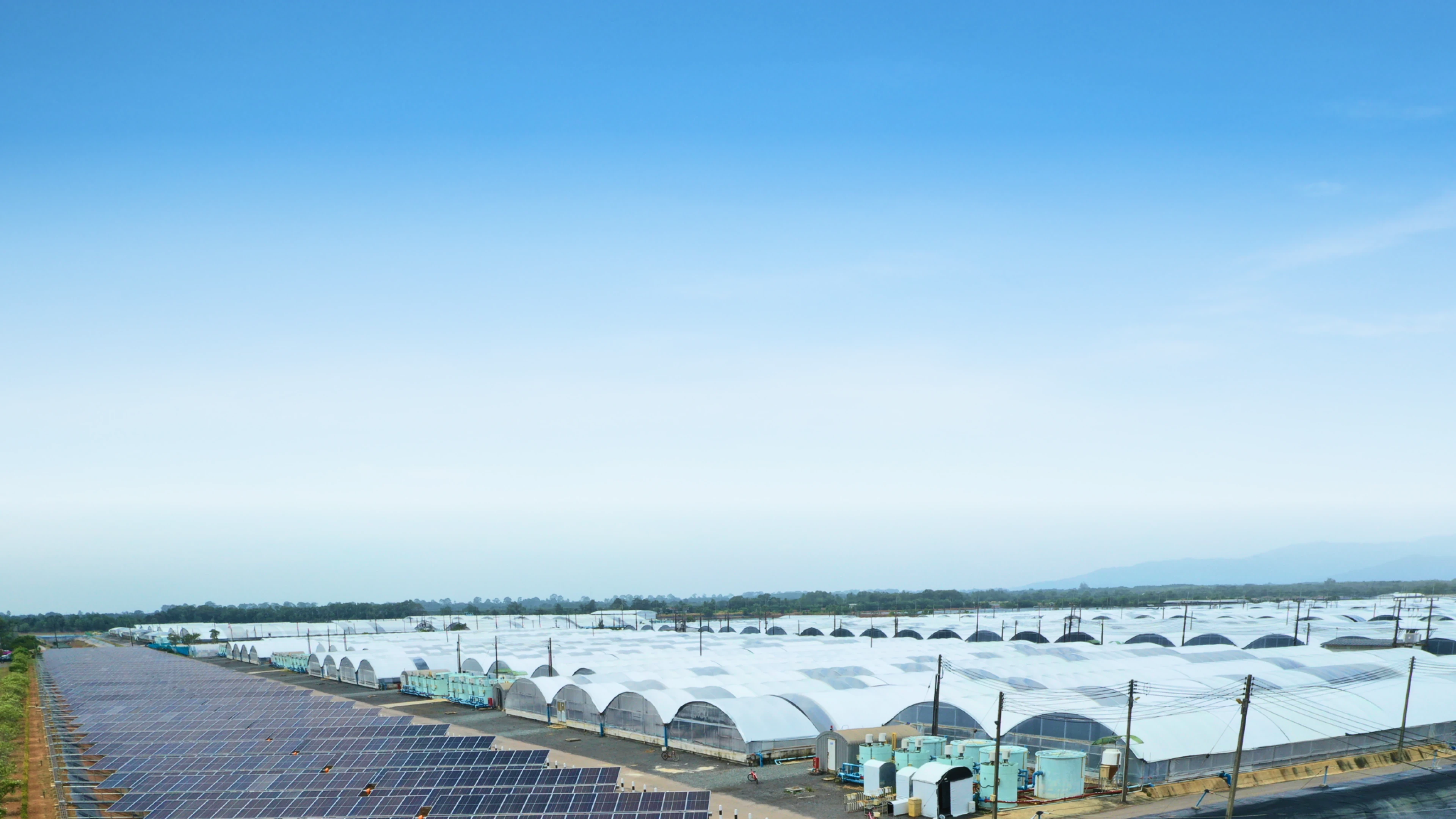 RE100 Farm: 100% Renewable Energy Model Farm